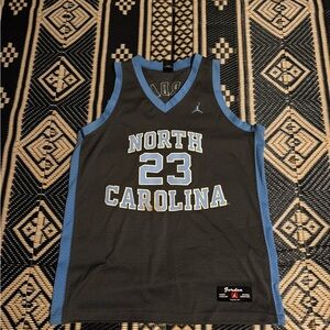 North Carolina Tar Heels, Michael Jordan, basketball jersey size L